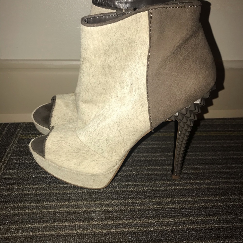 Barely worn Rachel Roy booties!!!!